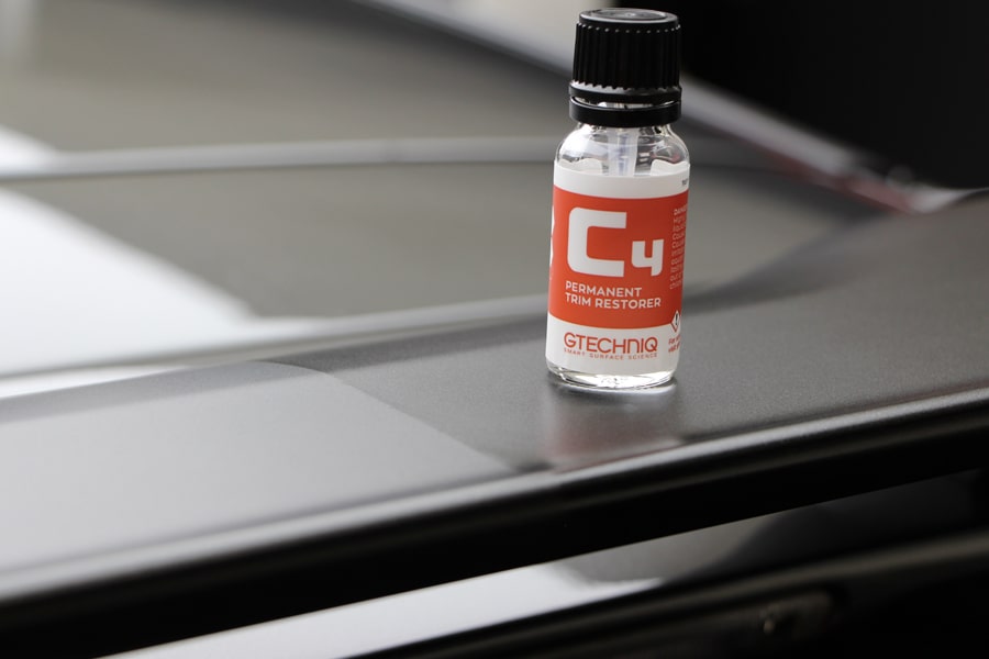 C4 Permanent Trim Restorer